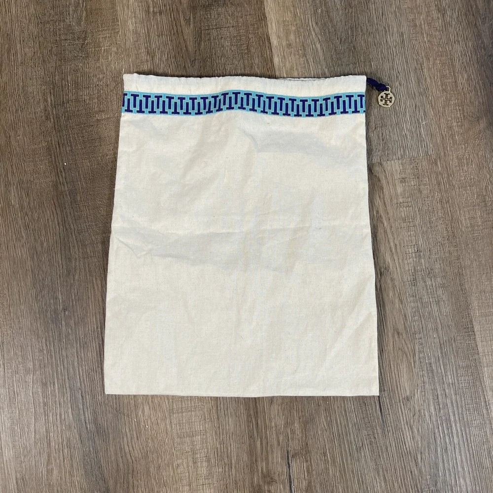 Tory Burch Travel‎ Dust Storage Bag Ivory Logo Charm Drawstring APPROX 12x14.5